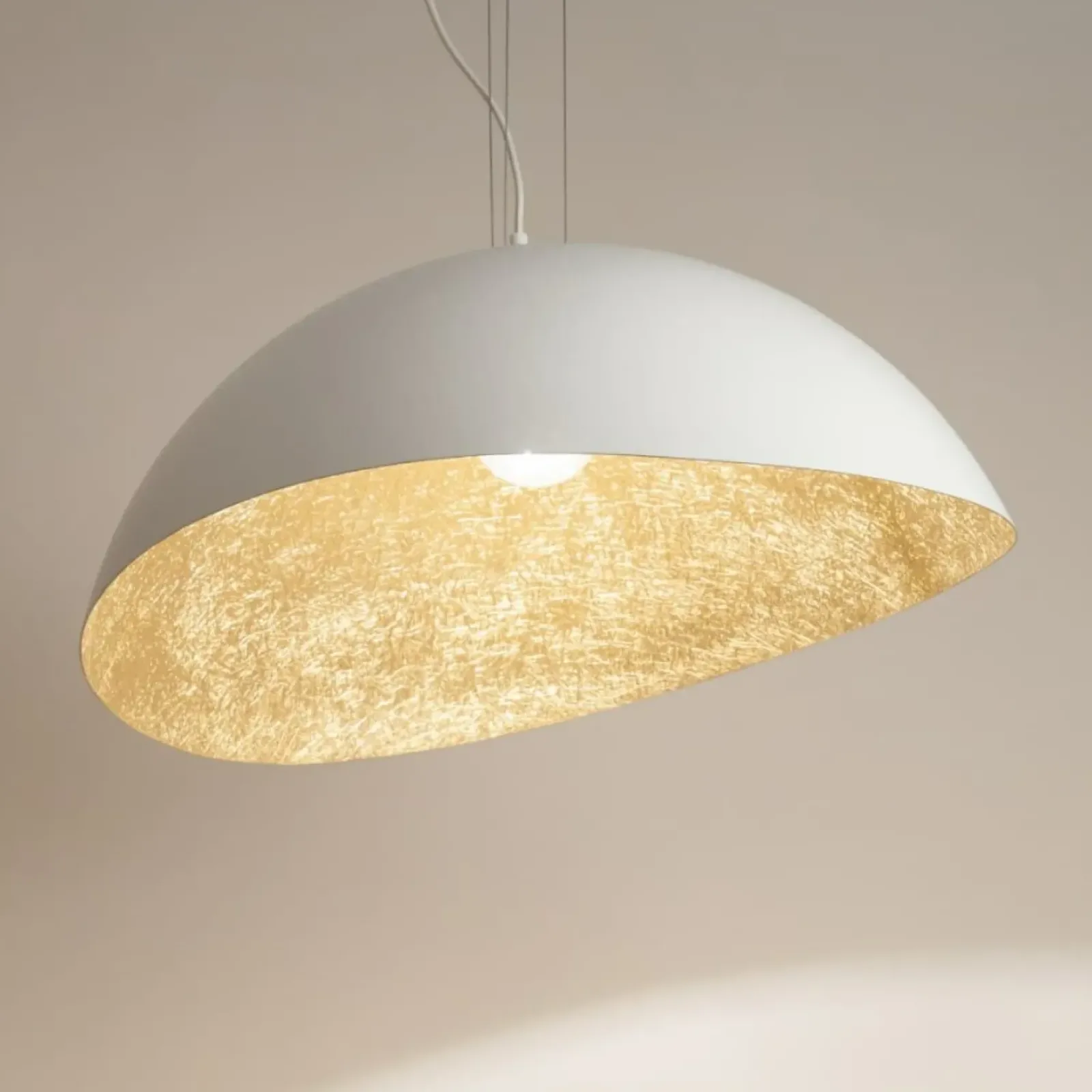 Sklep Kaja Biała lampa wisząca ze złotym wnętrzem SIG 40615 z serii SOLARIS Store