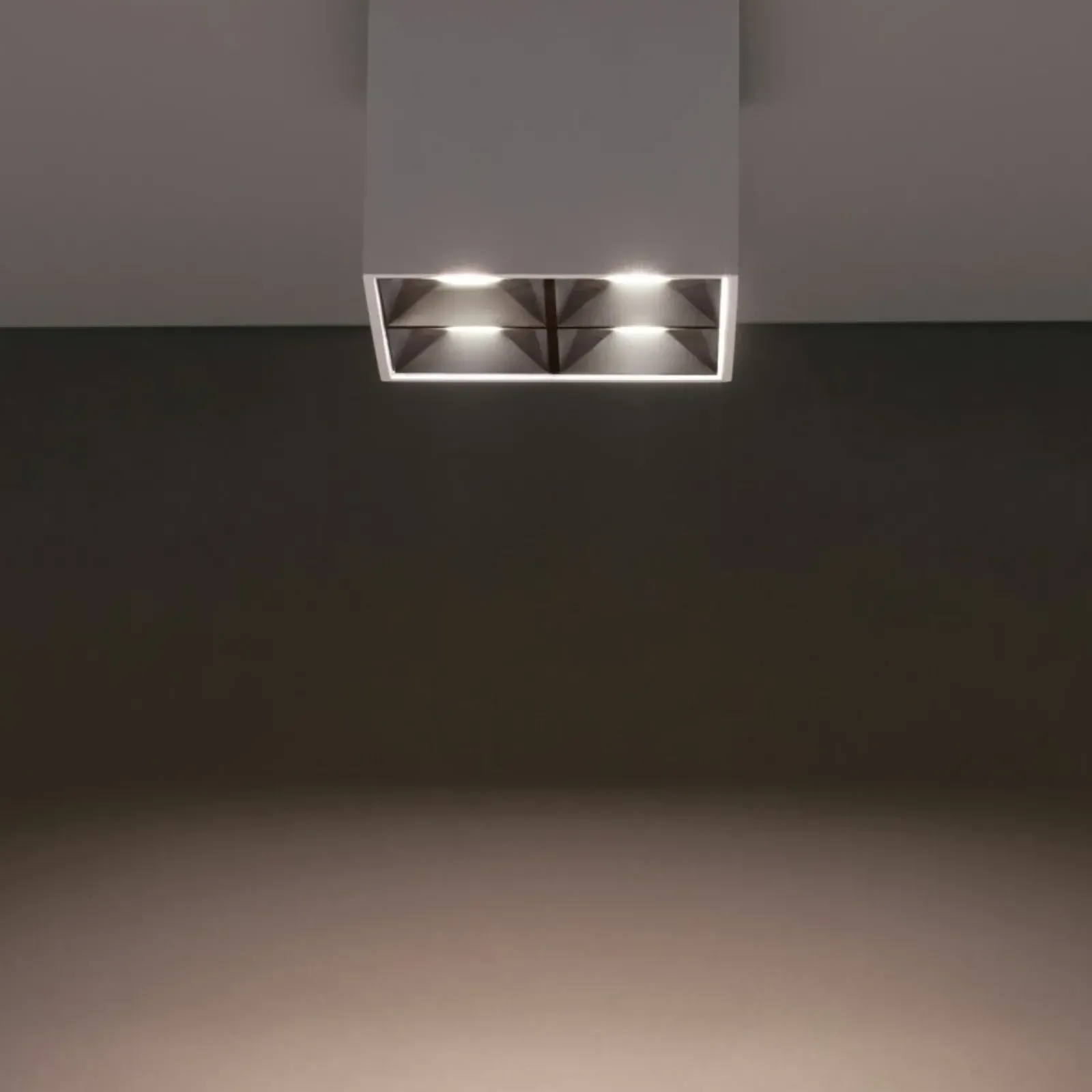 Sklep Kaja , kwadratowy spot natynkowy 8,2cm 36° 4000K 10051 MIDI LED | Kaja* Lampy Led