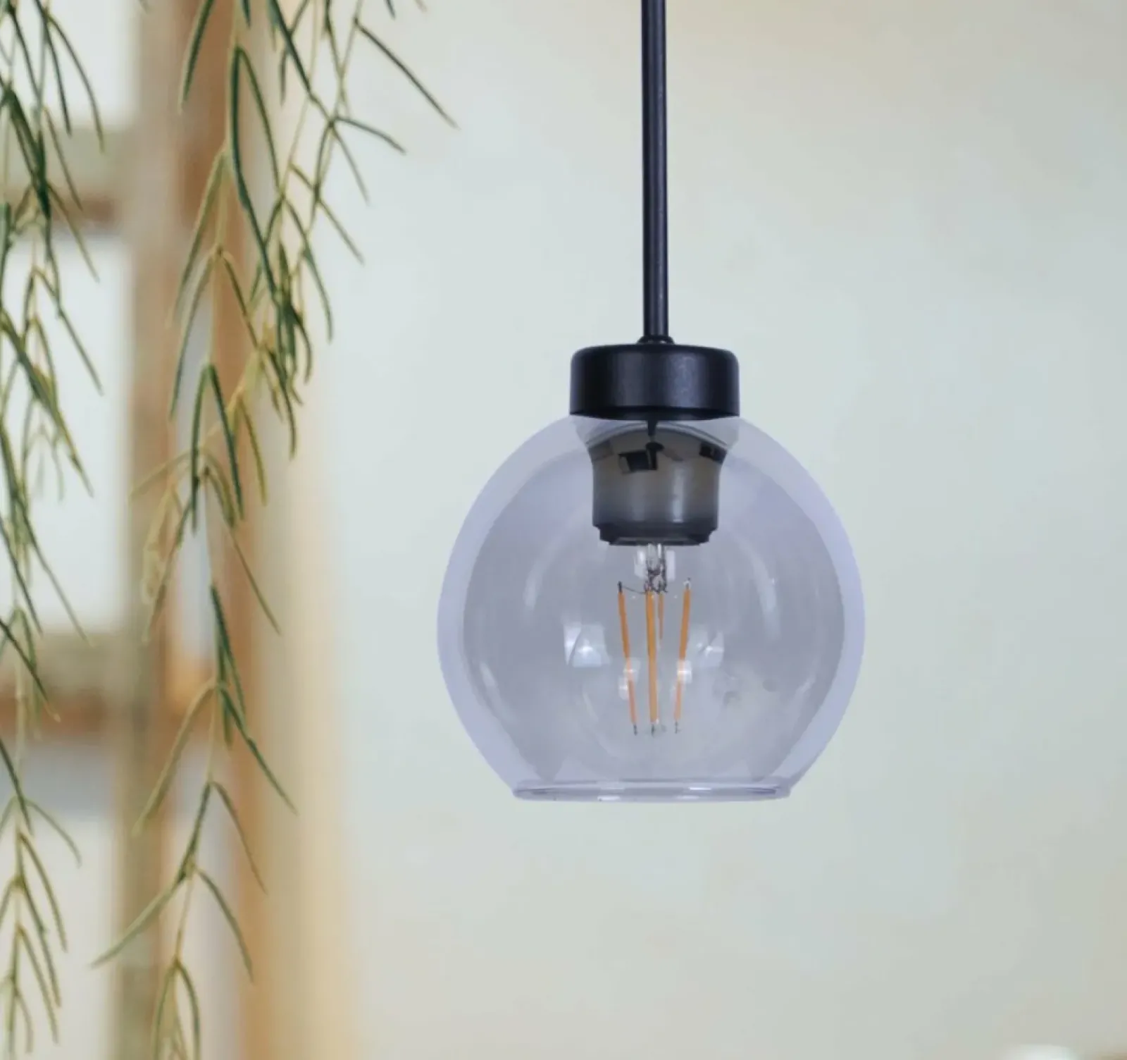 Sklep Kaja Czarna lampa wisząca z dymionym kloszem K-4877 z serii ALDAR Outlet
