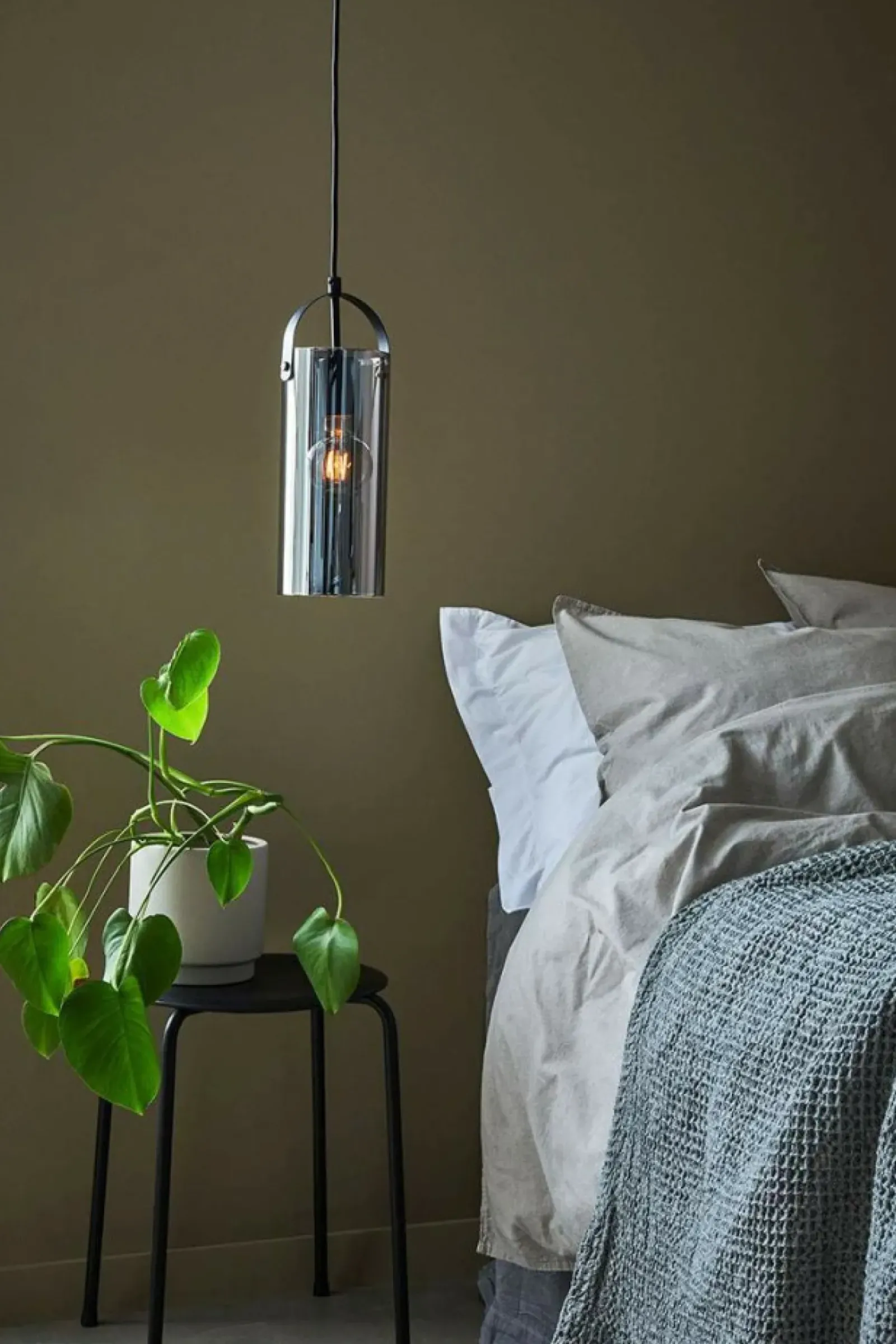 Sklep Kaja Czarna lampa wisząca z przydymionym kloszem 108218 | Kaja Oświetlenie Cheap