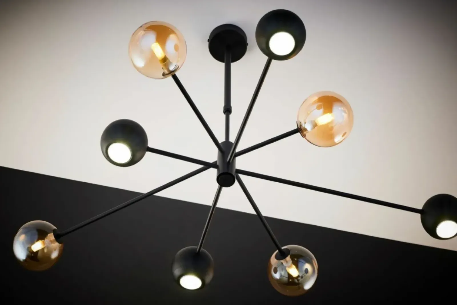 Sklep Kaja Czarna lampa z bursztynowymi kloszami JUP 1994 MO8 CZ BU MOKA | Kaja Hot