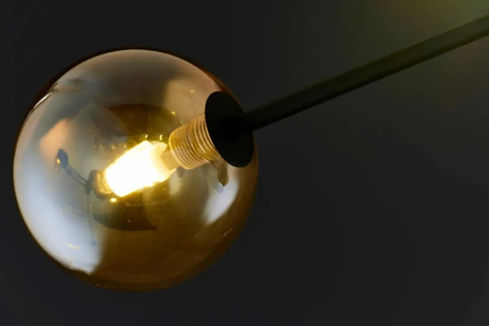 Sklep Kaja Czarna lampa z bursztynowymi kloszami JUP 1994 MO8 CZ BU MOKA | Kaja Hot