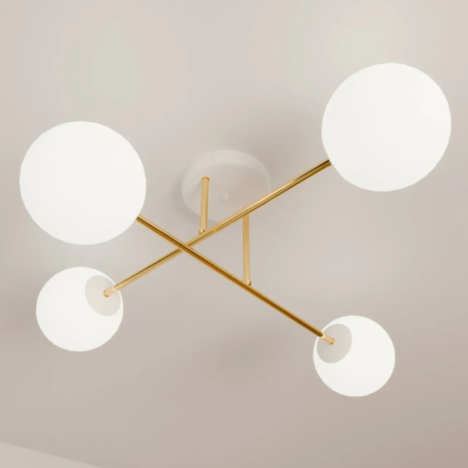Sklep Kaja Elegancka lampa sufitowa, idealna do sypialni 1234/4 z serii MAGNUM Fashion