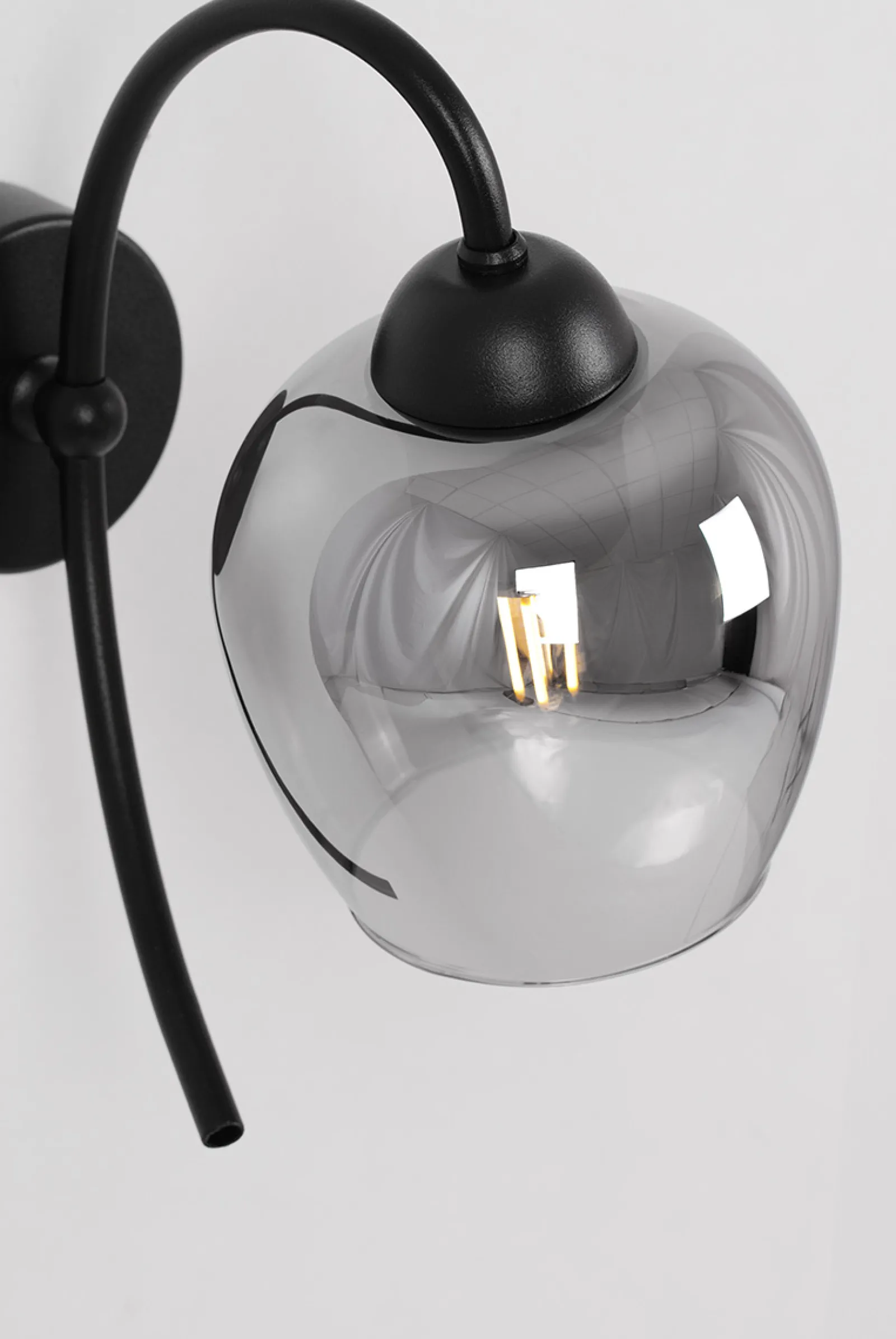 Sklep Kaja Grafitowa lampa ścienna do doświetlenia salonu K-5197 z serii SARA* Kinkiety Ze Szklanym Kloszem