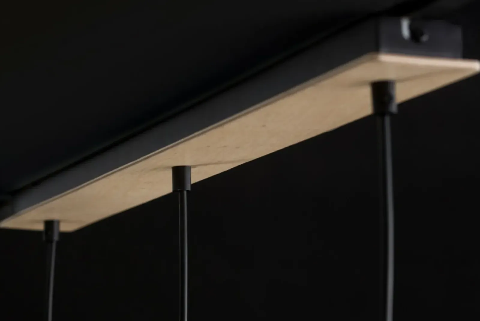 Sklep Kaja Lampa wisząca na listwie z drewnianymi detalami 442/3 | Kaja Flash Sale