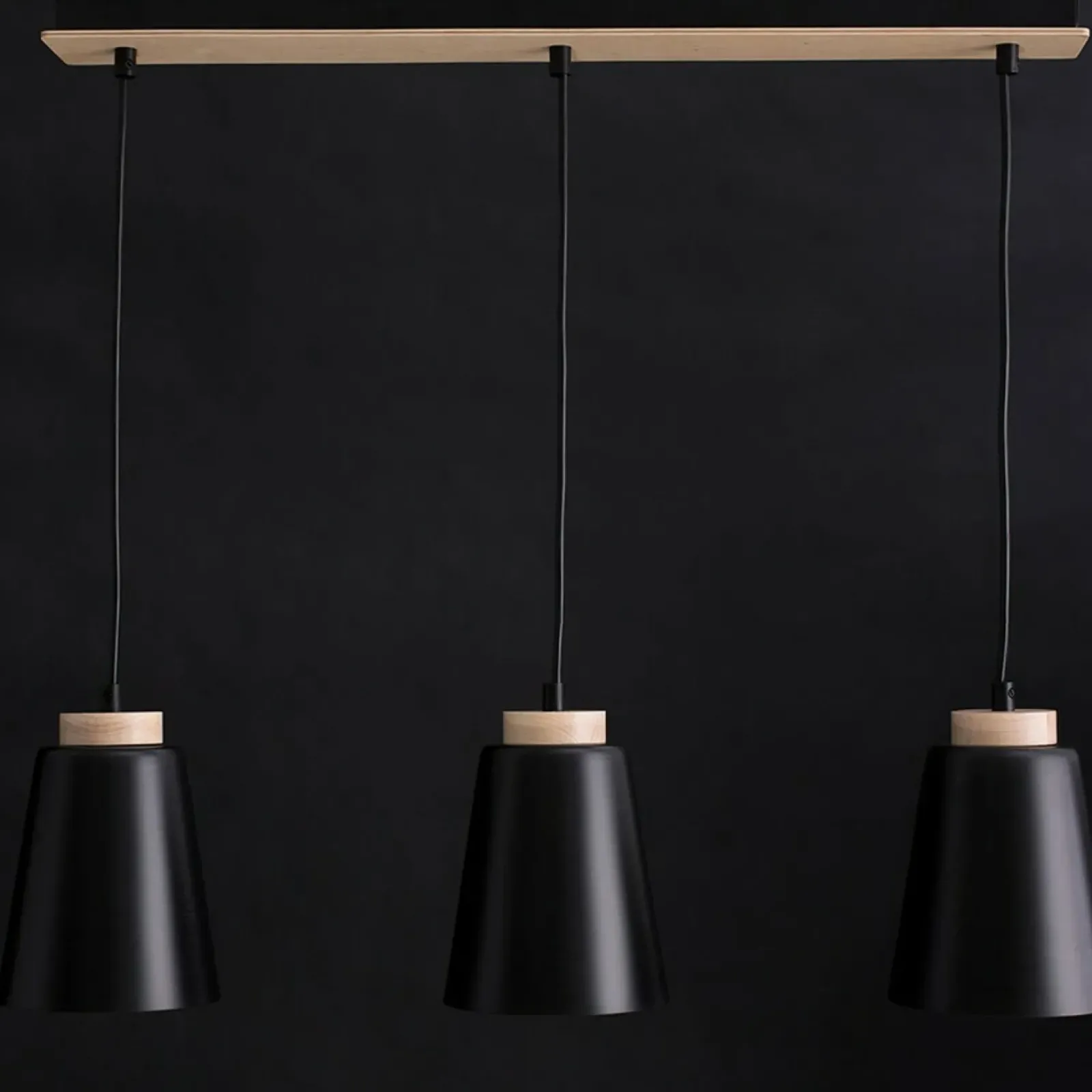 Sklep Kaja Lampa wisząca na listwie z drewnianymi detalami 442/3 | Kaja Flash Sale