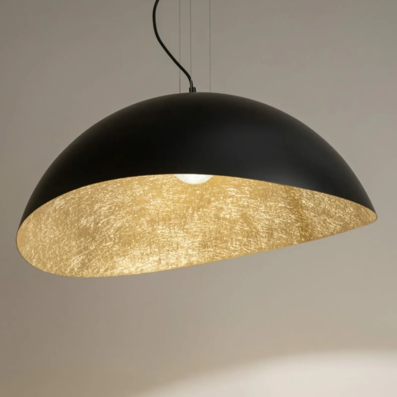 Sklep Kaja Lampa wisząca w kolorze czerni i złota SIG 40601 z serii SOLARIS Fashion