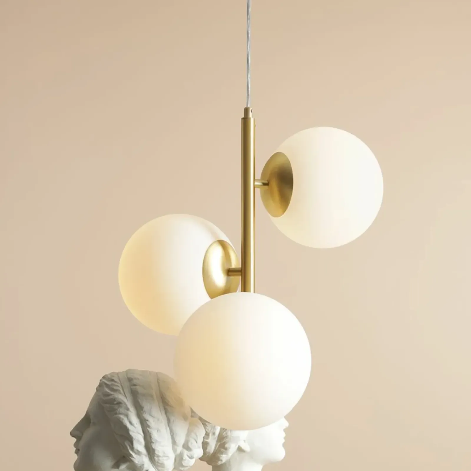 Sklep Kaja Lampa wisząca w kolorze mosiądzu, do salonu 1120E40_M z serii FIN Zadzwońporabattel.783200183(8-16)/mailsklep@kaja.com.pl Discount