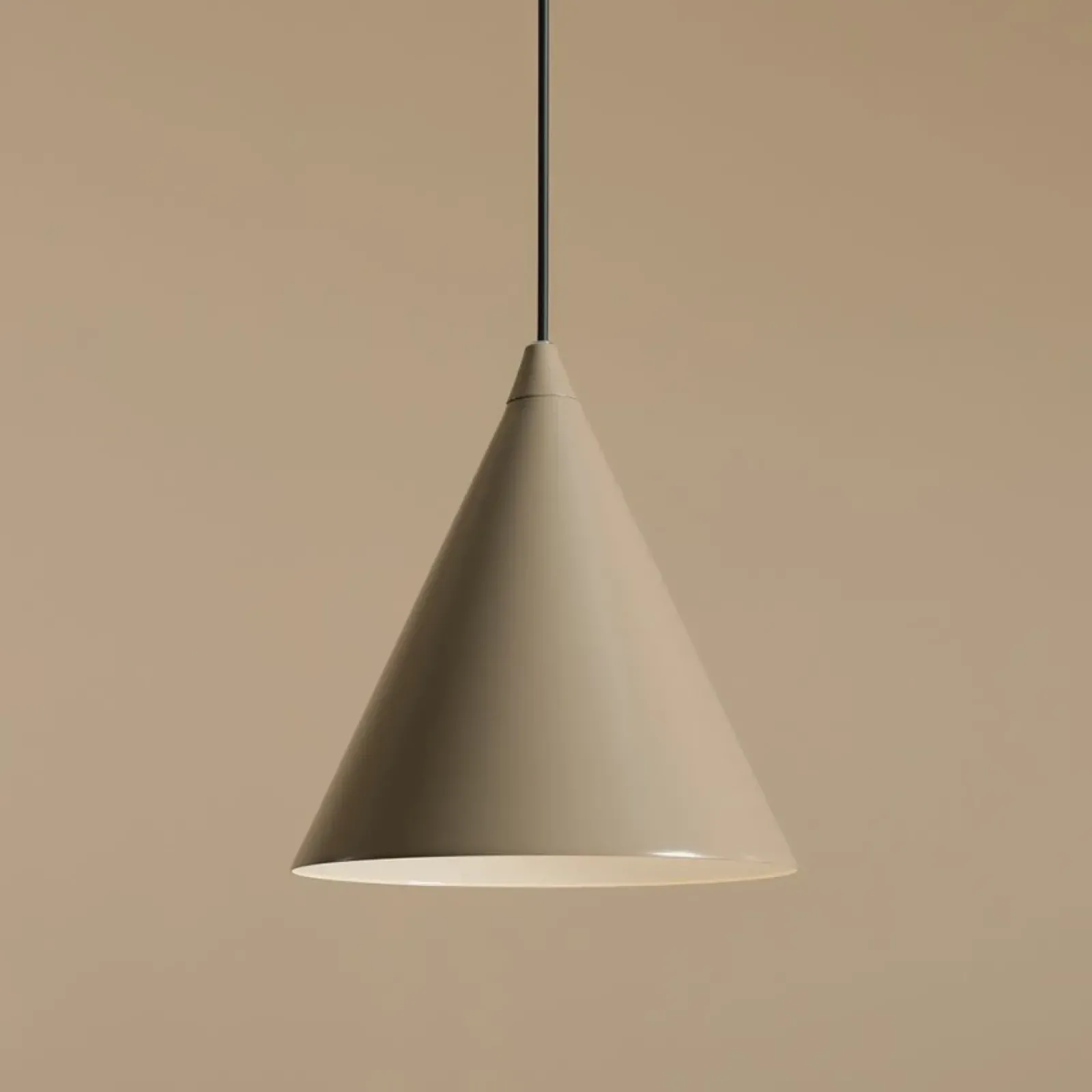 Sklep Kaja Minimalistyczna lampa wisząca, bezowy stożek 1108G17 z serii FORM Zadzwońporabattel.783200183(8-16)/mailsklep@kaja.com.pl Hot