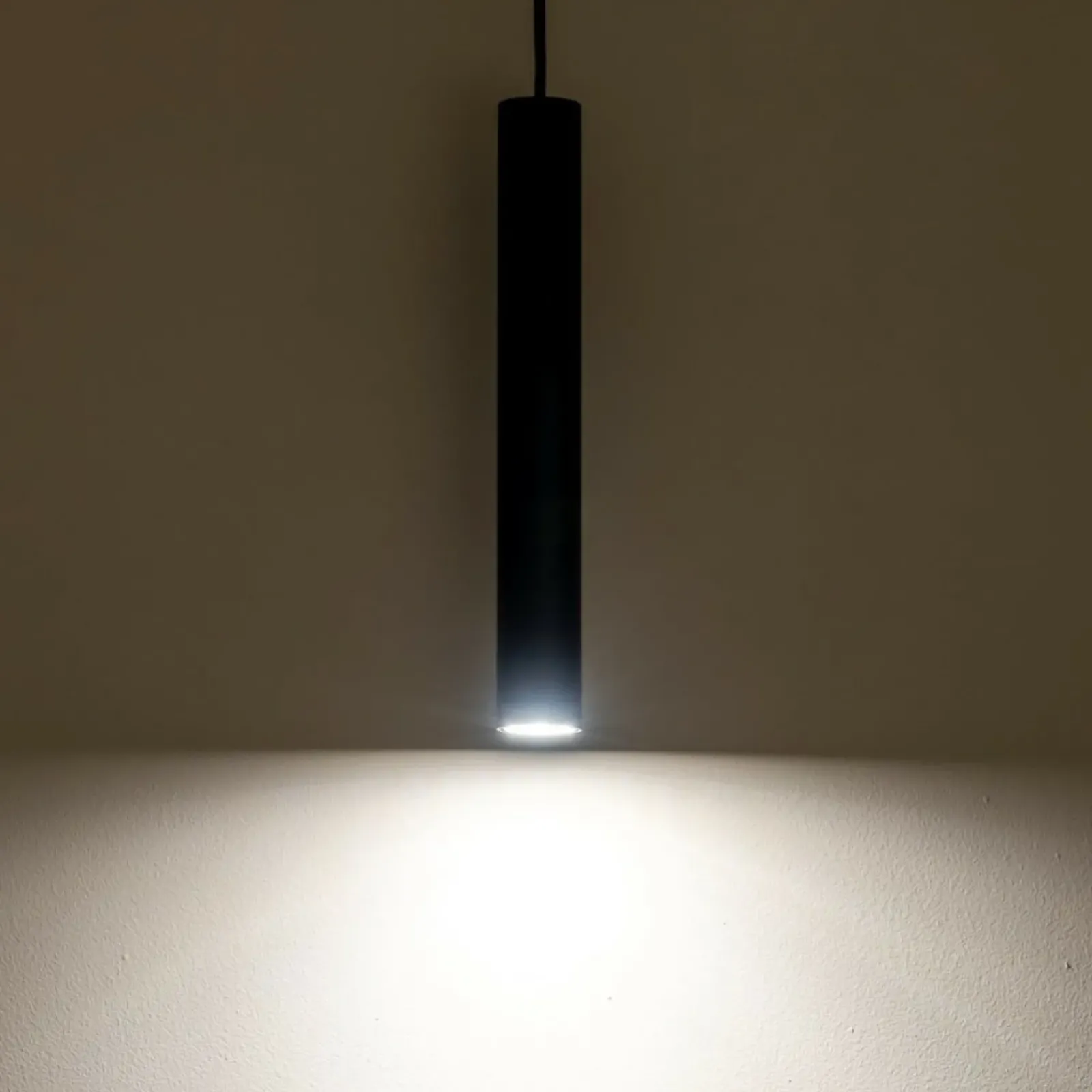 Sklep Kaja Minimalistyczny, regulowany zwis, tuba 30cm 10771 FOURTY | Kaja czarny Store