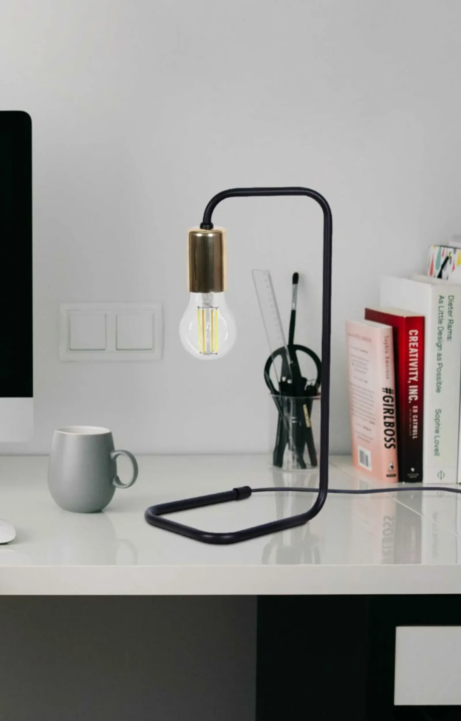 Sklep Kaja Niecodzienna lampa stołowa z odsłoniętą żarówką K-4944 | Kaja* Nowoczesne Lampki Stołowe|Lampki Stołowe Nowoczesne