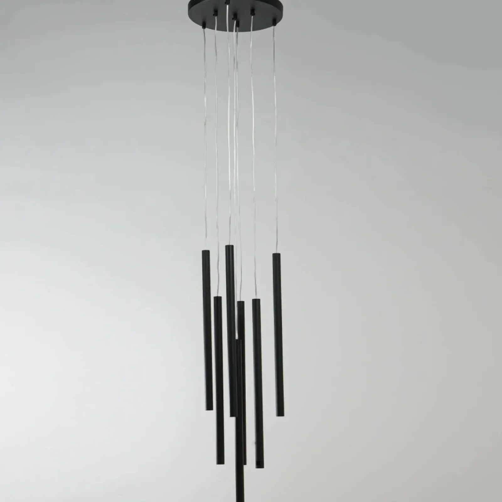 Sklep Kaja Nowoczesna lampa do stylowego salonu LP-894/7P BK z serii LUNGO | Kaja Sale