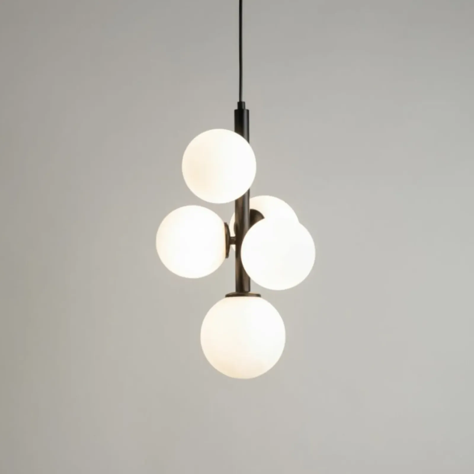 Sklep Kaja Nowoczesna, pionowa lampa wisząca z kloszami SIG 33488 PERLA | Kaja Outlet