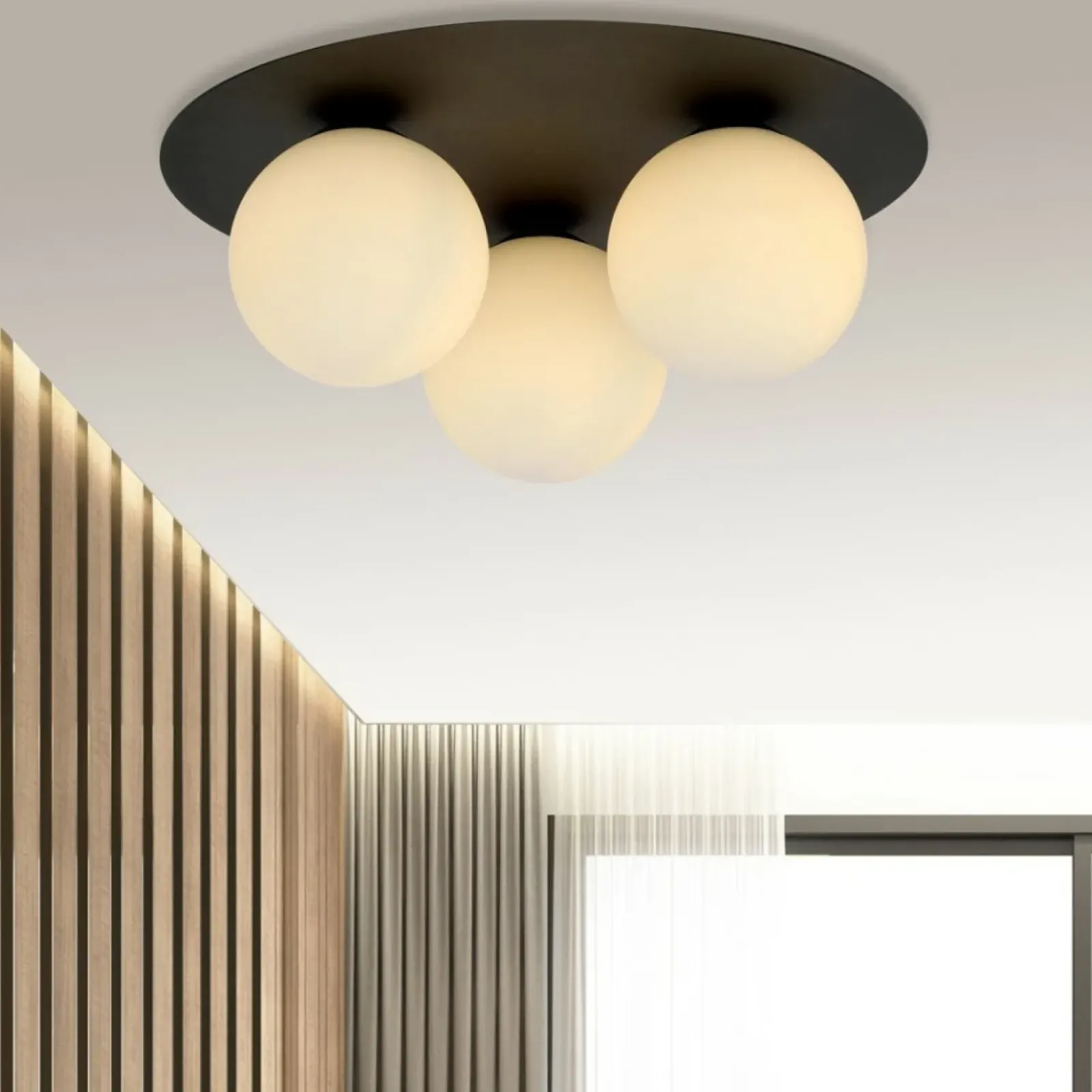 Sklep Kaja Ponadczasowa lampa sufitowa z białymi kulami 1127/3 SOLAR | Kaja Store
