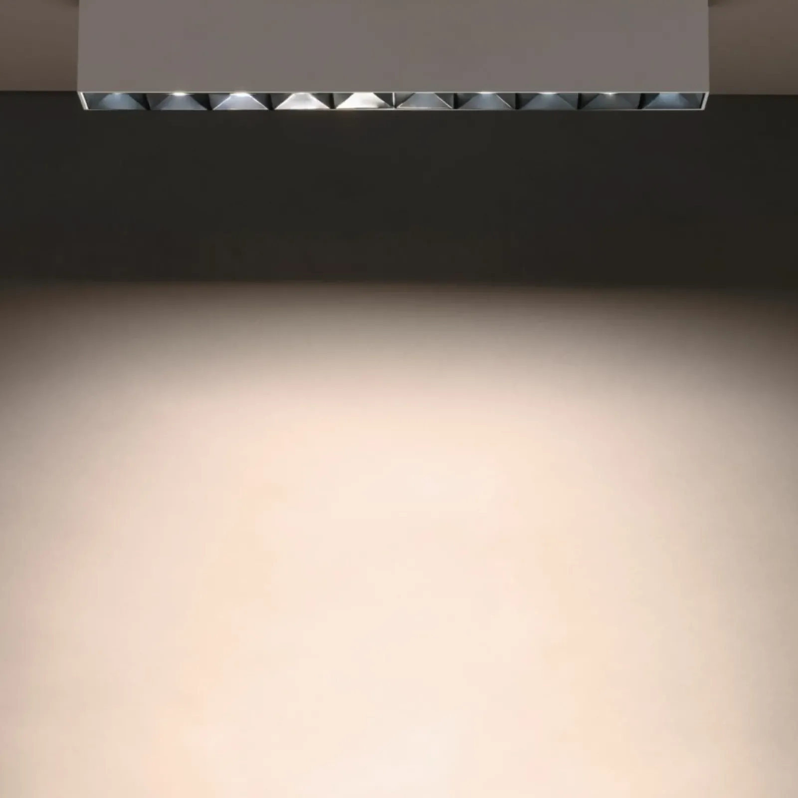 Sklep Kaja Prosta lampa natynkowa do salonu 38,5cm 36° 4000K 10053 MIDI LED* Lampy Led