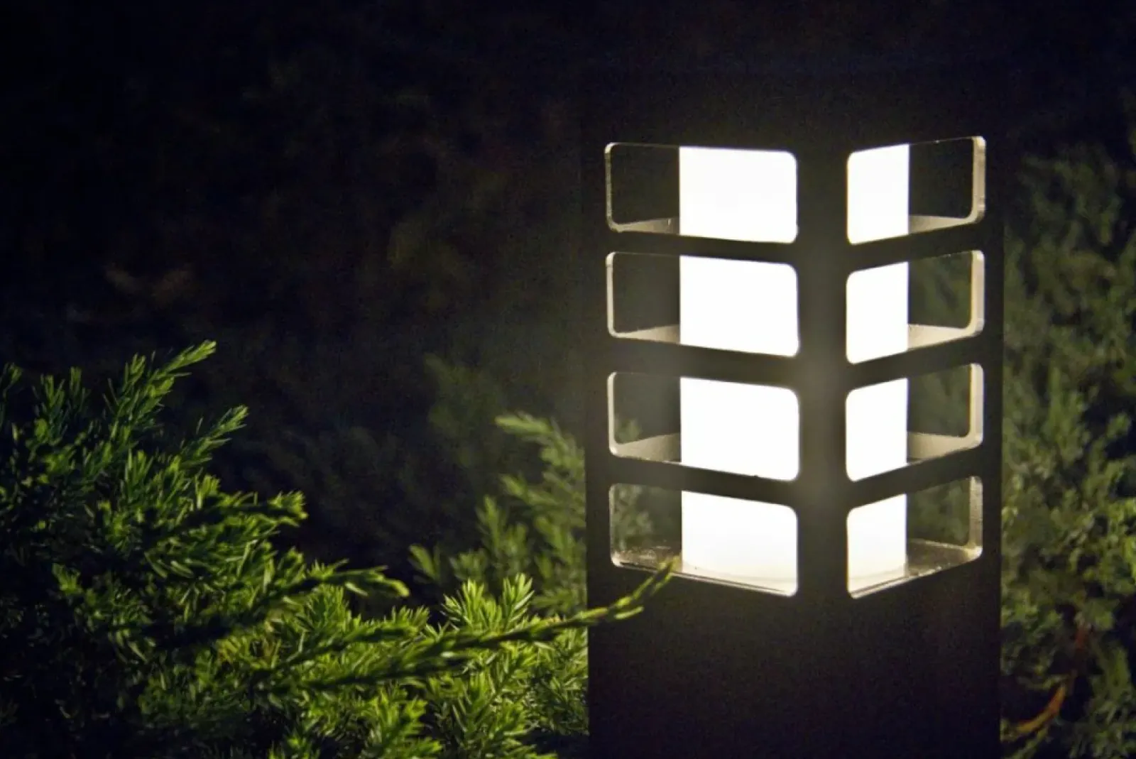Sklep Kaja Stylowa lampa stojąca w kolorze srebra RADO III 1 AL z serii RADO III | Kaja Ośw* Lampy Ogrodowe Stojące