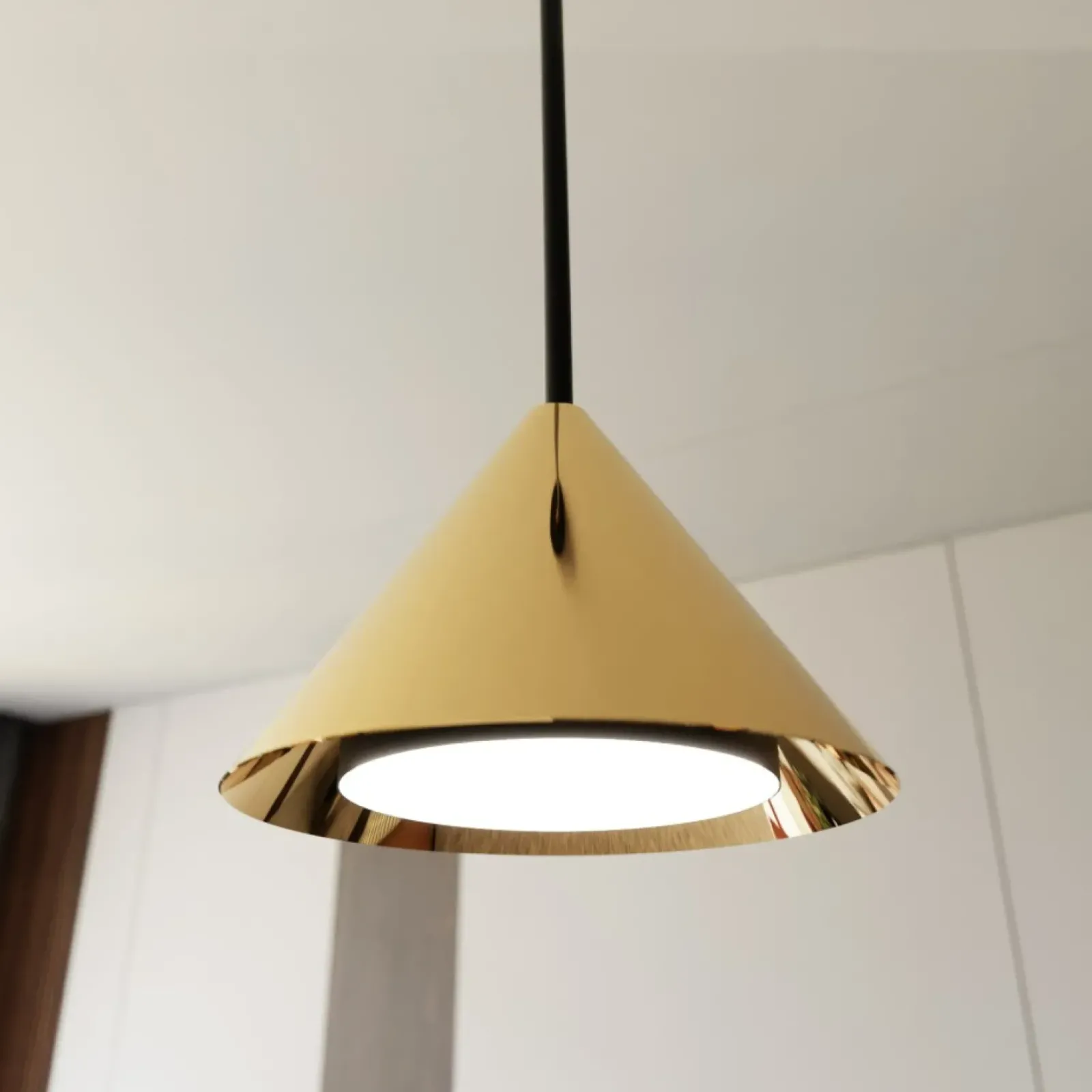 Sklep Kaja Stylowa lampa wisząca ze złotymi stożkami 1329/6 ELIT | Kaja Best Sale
